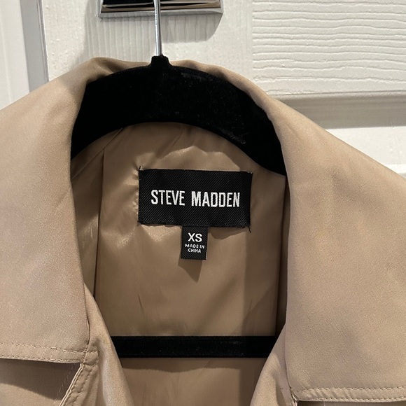 Steve Madden Women's Beige Trench Coat sz xs - Picture 2 of 4